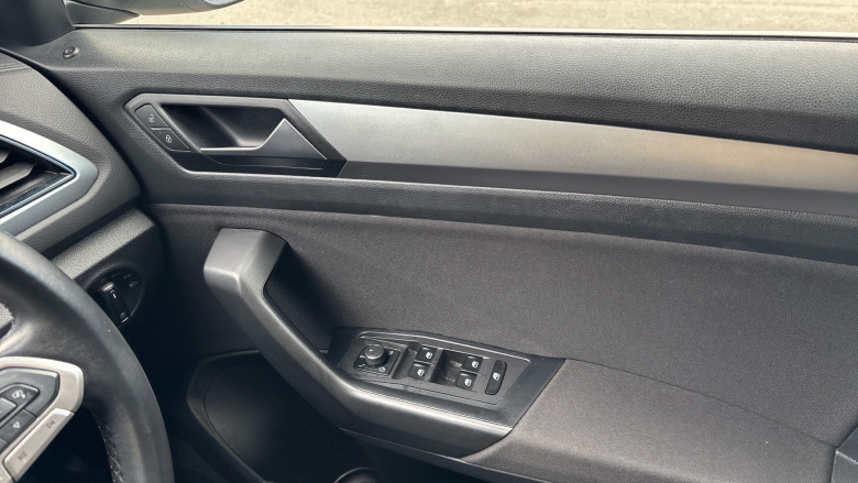 Volkswagen T-Roc 1.0 TSI Life 5dr Petrol Hatchback